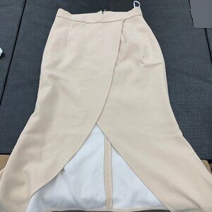 Liang Xuans cream bottoms